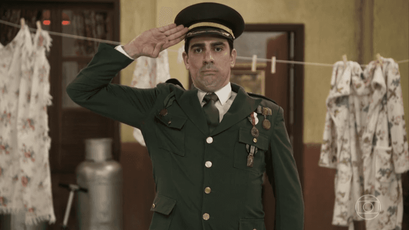 Marcelo Adnet como Jair Bolsonaro em sátira do Tá no Ar (Foto: Reprodução/Globo) Marcelo Adnet como Jair Bolsonaro em sátira do Tá no Ar (Foto: Reprodução/Globo)