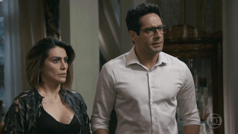 Betina (Cleo Pires) e Lúcio (João Baldasserini) em O Tempo Não Para (Foto: Reprodução/Globo) Betina (Cleo Pires) e Lúcio (João Baldasserini) em O Tempo Não Para (Foto: Reprodução/Globo)
