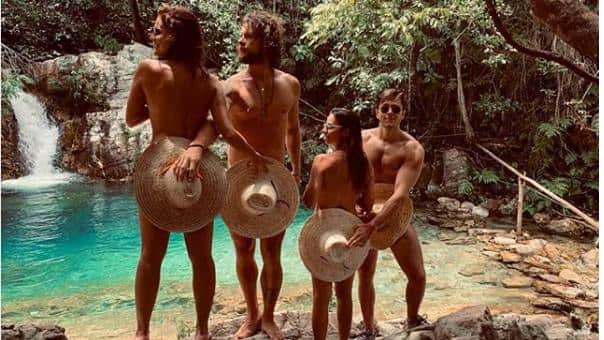 Paloma Bernardi e amigos na cachoeira (Foto: Reprodução/Instagram) Paloma Bernardi e amigos na cachoeira (Foto: Reprodução/Instagram)