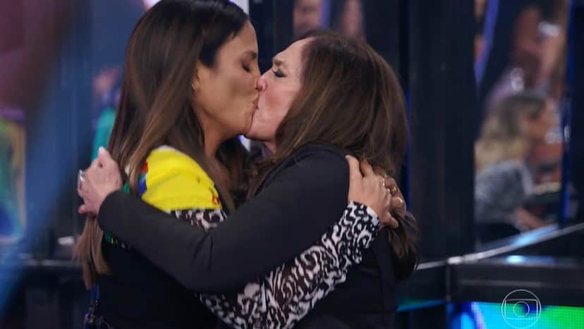 Ivete Sangalo deu beijão em Susana Vieira (Foto: Reprodução) Ivete Sangalo deu beijão em Susana Vieira (Foto: Reprodução)