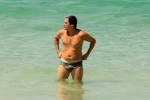 Felipe Dylon de sunga (Foto: Divulgação)