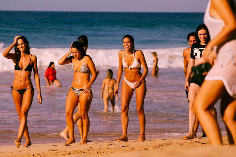 Bruna Marquezine se divertindo em Fernando de Noronha (Foto: AgNews/ Xico Silva) Bruna Marquezine se divertindo em Fernando de Noronha (Foto: AgNews/ Xico Silva)