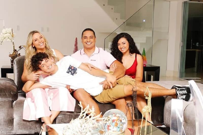 Carla Perez e a família (Foto: Divulgação) Carla Perez e a família (Foto: Divulgação)