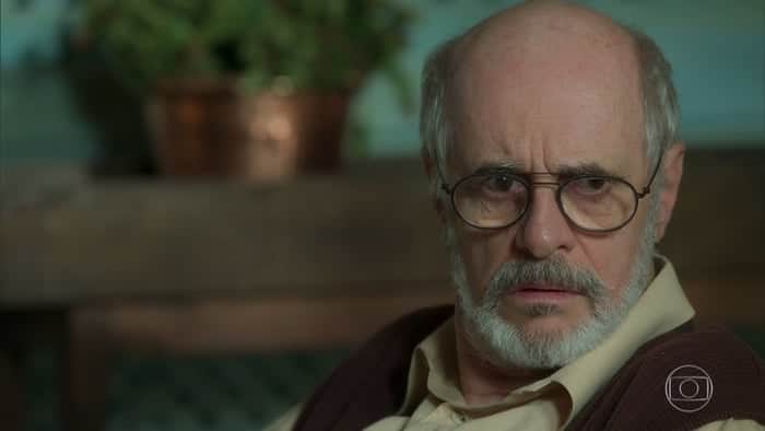 Sóstenes (Marcos Caruso) em O Sétimo Guardião (Foto: Reprodução/Globo) Sóstenes (Marcos Caruso) em O Sétimo Guardião (Foto: Reprodução/Globo)