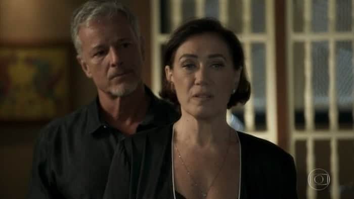 Sampaio (Marcello Novaes) e Valentina (Lília Cabral) em O Sétimo Guardião (Foto: Reprodução/Globo) Sampaio (Marcello Novaes) e Valentina (Lília Cabral) em O Sétimo Guardião (Foto: Reprodução/Globo)
