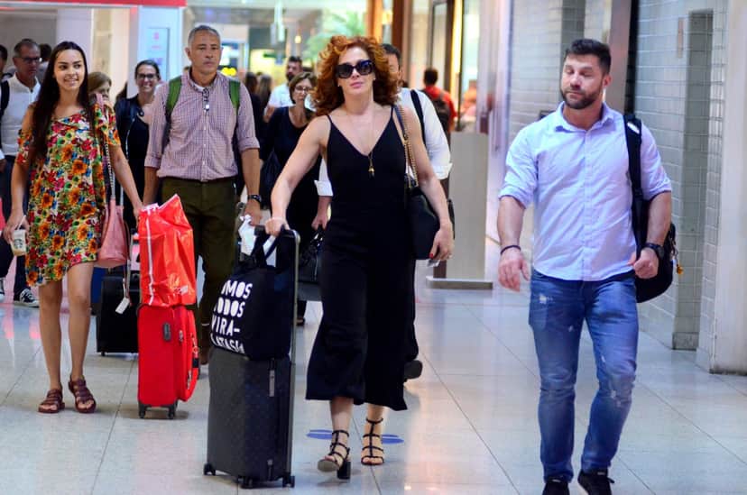 Claudia Raia Embarca no Aeroporto Santos Dumont no Rio de Janeiro (Foto: Webert Belicio / AgNews) Claudia Raia Embarca no Aeroporto Santos Dumont no Rio de Janeiro (Foto: Webert Belicio / AgNews)