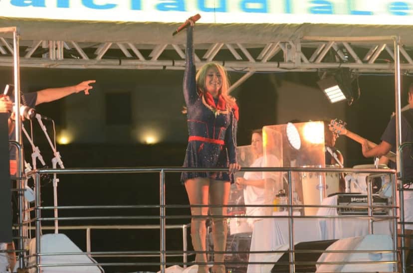 Claudia Leitte de Capitã Marvel (Foto: Reprodução) Claudia Leitte de Capitã Marvel (Foto: Reprodução)