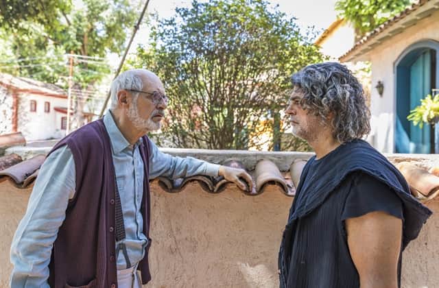 Sóstenes (Marcos Caruso) e León/Murilo (Eduardo Moscovis) em O Sétimo Guardião (Foto: Globo/Paulo Belote) Sóstenes (Marcos Caruso) e León/Murilo (Eduardo Moscovis) em O Sétimo Guardião (Foto: Globo/Paulo Belote)