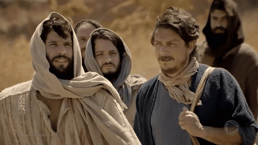 Jesus (Dudu Azevedo) e apóstolo Pedro (Petrônio Gontijo) em cena da novela bíblica da Record Jesus (Dudu Azevedo) e apóstolo Pedro (Petrônio Gontijo) em cena da novela bíblica da Record