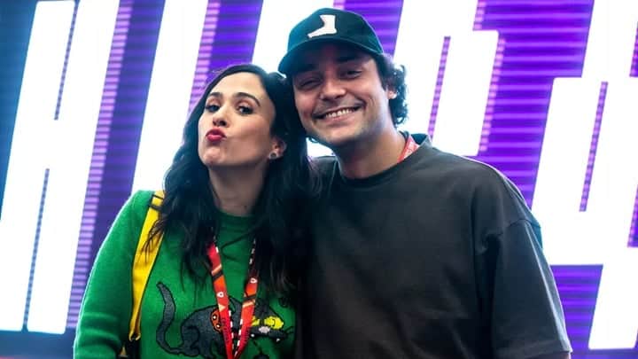 Eduardo Sterblitch e Tatá Werneck protagonizam a série Shippados. (Foto: Reprodução) Eduardo Sterblitch e Tatá Werneck protagonizam a série Shippados. (Foto: Reprodução)