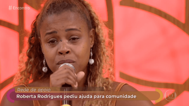 A atriz Roberta Rodrigues durante participação no Encontro (Foto: Reprodução/Globo) A atriz Roberta Rodrigues durante participação no Encontro (Foto: Reprodução/Globo)