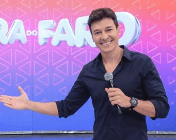 Rodrigo Faro deu o que falar nas redes sociais por conta de uma foto de farol (Foto: Reprodução) Rodrigo Faro deu o que falar nas redes sociais por conta de uma foto de farol (Foto: Reprodução)