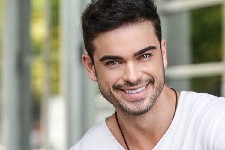 Sidney Sampaio, que está na novela Topíssima, levou bronca da Record (Foto: Reprodução) Sidney Sampaio, que está na novela Topíssima, levou bronca da Record (Foto: Reprodução)