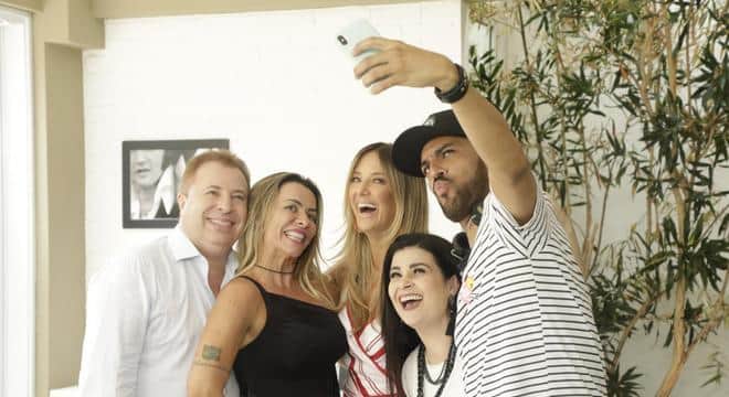Ticiane Pinheiro comanda o Troca de Esposas Ticiane Pinheiro comanda o Troca de Esposas