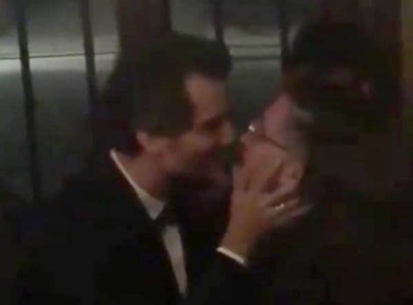 Wagner Moura e Jean Wyllys protagonizaram um beijão Wagner Moura e Jean Wyllys protagonizaram um beijão