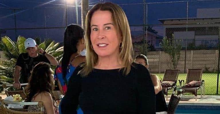 Zilu Camargo prova que esqueceu Zezé Di Camargo, dá a volta por cima, e é flagrada com namorado em show Foto: Reprodução Zilu Camargo prova que esqueceu Zezé Di Camargo, dá a volta por cima, e é flagrada com namorado em show Foto: Reprodução