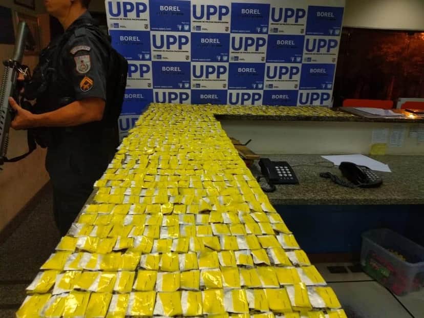 Droga que estava com o traficante Pabllo Vittar (Foto: Reprodução/PMERJ) Droga que estava com o traficante Pabllo Vittar (Foto: Reprodução/PMERJ)
