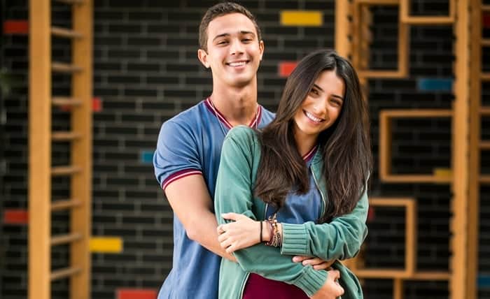 André Luiz Frambach (Márcio) e Rayssa Bratillieri (Pérola) em Malhação: Vidas Brasileiras (Foto: Globo/João Miguel Júnior) André Luiz Frambach (Márcio) e Rayssa Bratillieri (Pérola) em Malhação: Vidas Brasileiras (Foto: Globo/João Miguel Júnior)