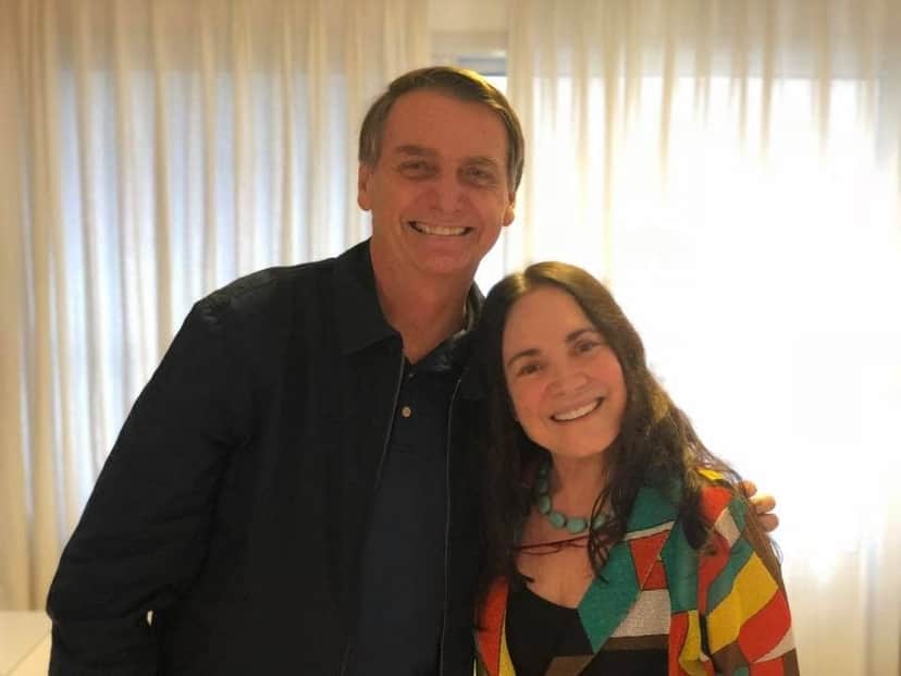 Regina Duarte ao lado do presidente Jair Bolsonaro (Foto: Reprodução) Regina Duarte ao lado do presidente Jair Bolsonaro (Foto: Reprodução)