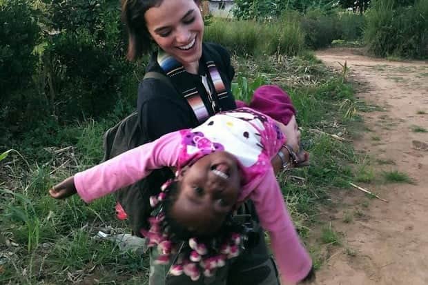Bruna Marquezine falou do desejo em adotar criança africana (Foto: Reprodução/Instagram) Bruna Marquezine falou do desejo em adotar criança africana (Foto: Reprodução/Instagram)