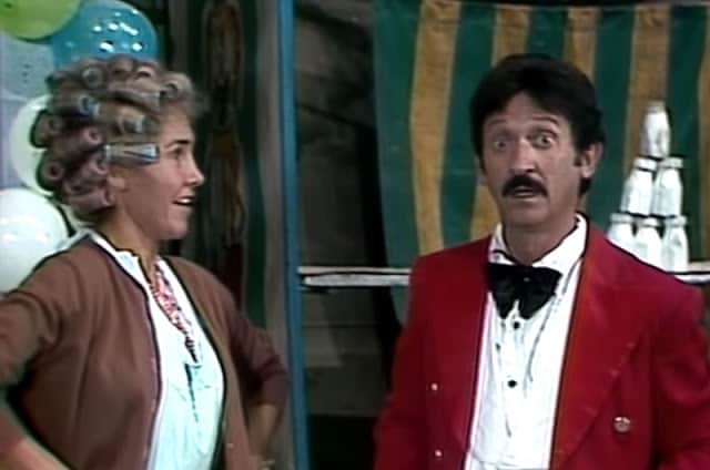 Abraham Stavans e Florinda Meza no episódio de Chaves O Parque de Diversões – Parte 2 (Foto: Reprodução) 