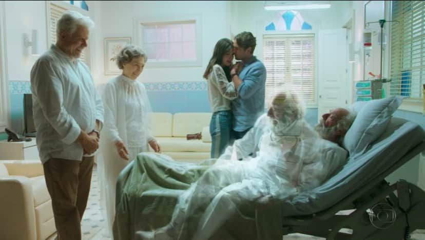 A cena da morte do André na novela Espelho da Vida (Foto: Reprodução) A cena da morte do André na novela Espelho da Vida (Foto: Reprodução)