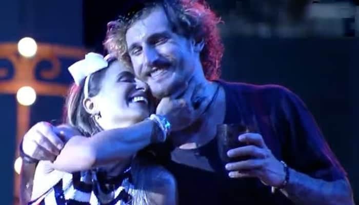 Carolina e Alan em momento de carinho no BBB19 (Foto: Reprodução/Globo) Carolina e Alan em momento de carinho no BBB19 (Foto: Reprodução/Globo)