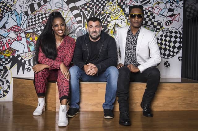 Os apresentadores Iza e Toni Garrido com o diretor Raoni Carneiro (Foto: Globo/Fábio Rocha) Os apresentadores Iza e Toni Garrido com o diretor Raoni Carneiro (Foto: Globo/Fábio Rocha)