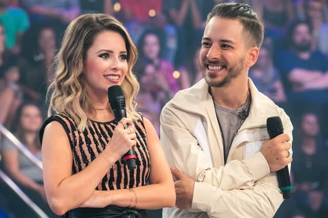 Sandy e Junior estiveram no palco do Caldeirão do Huck no retorno da dupla (Foto: Globo/Raquel Cunha) Sandy e Junior estiveram no palco do Caldeirão do Huck no retorno da dupla (Foto: Globo/Raquel Cunha)