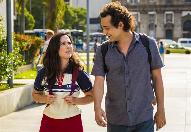 Rita (Tatá Werneck) e Enzo (Eduardo Sterblitch) em Shippados, nova série da Globo (Foto: Globo/Paulo Belote) Rita (Tatá Werneck) e Enzo (Eduardo Sterblitch) em Shippados, nova série da Globo (Foto: Globo/Paulo Belote)
