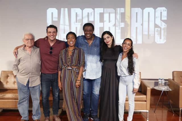O elenco de Carcereiros no lançamento da segunda temporada da série (Foto: Globo/Marcos Rosa) O elenco de Carcereiros no lançamento da segunda temporada da série (Foto: Globo/Marcos Rosa)