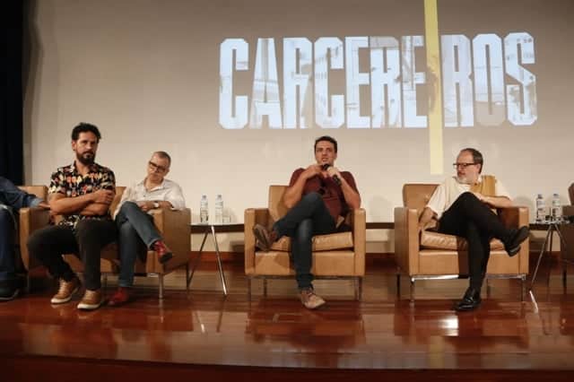 Autores, diretores e elenco no evento de lançamento da segunda temporada de Carcereiros (Foto: Globo/Marcos Rosa) Autores, diretores e elenco no evento de lançamento da segunda temporada de Carcereiros (Foto: Globo/Marcos Rosa)