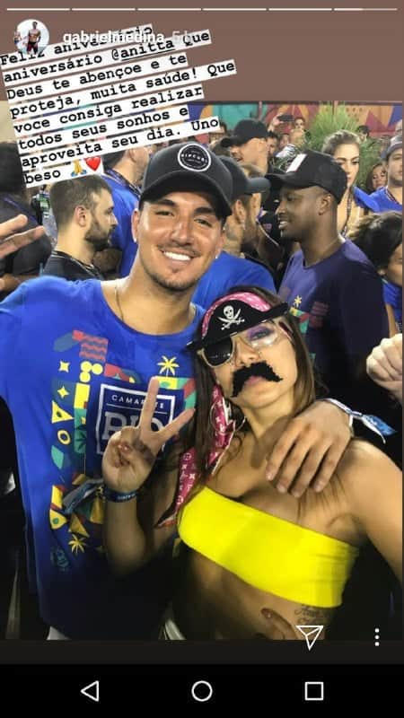 Gabriel Medina parabenizou Anitta, apontada como sua namorada (Foto: Reprodução/Instagram) Gabriel Medina parabenizou Anitta, apontada como sua namorada (Foto: Reprodução/Instagram)