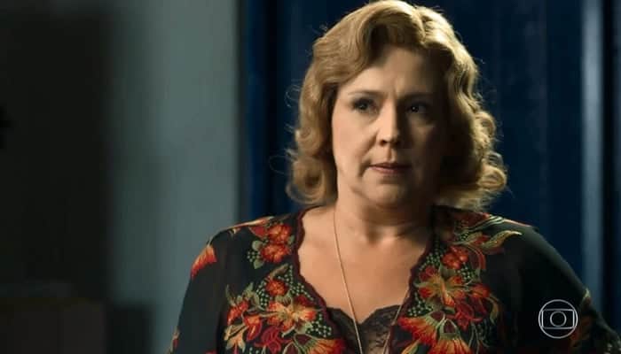 Ondina (Ana Beatriz Nogueira) em cena de O Sétimo Guardião (Foto: Reprodução/Globo)