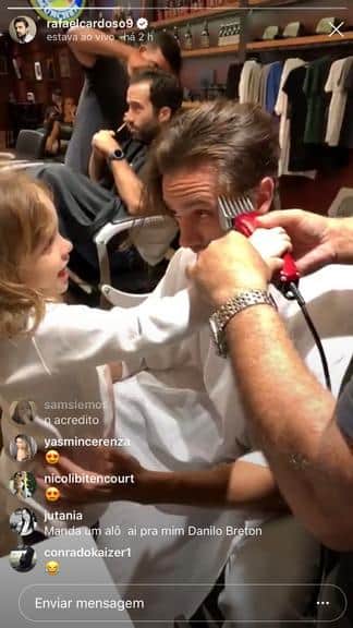 Rafael Cardoso passou por uma mudança no visual e teve a ajuda da filha (Foto: Reprodução/ Instagram) Rafael Cardoso passou por uma mudança no visual e teve a ajuda da filha (Foto: Reprodução/ Instagram)