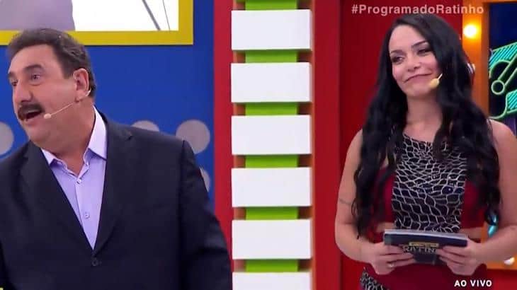 Ratinho em seu novo cenário no SBT Ratinho em seu novo cenário no SBT