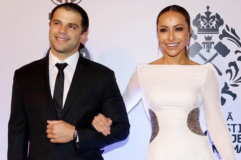 Sabrina Sato e Duda Nagle com roupas de festa (Foto: Reprodução) Sabrina Sato e Duda Nagle com roupas de festa (Foto: Reprodução)