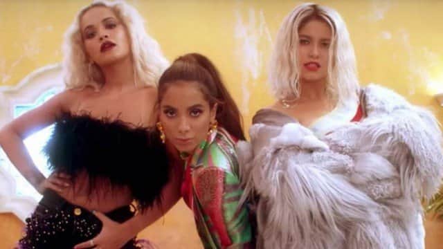 Rita Ora, Anitta e Sofia Reyes em R.I.P (Foto: Reprodução/ Instagram) Rita Ora, Anitta e Sofia Reyes em R.I.P (Foto: Reprodução/ Instagram)