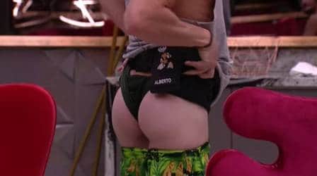 Alberto mostra quase tudo no BBB19 (Foto: Reprodução/ Globo) Alberto mostra quase tudo no BBB19 (Foto: Reprodução/ Globo)