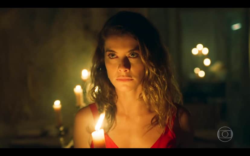Alinne Moraes no capítulo final de Espelho da Vida (Foto: Divulgação) Alinne Moraes no capítulo final de Espelho da Vida (Foto: Divulgação)