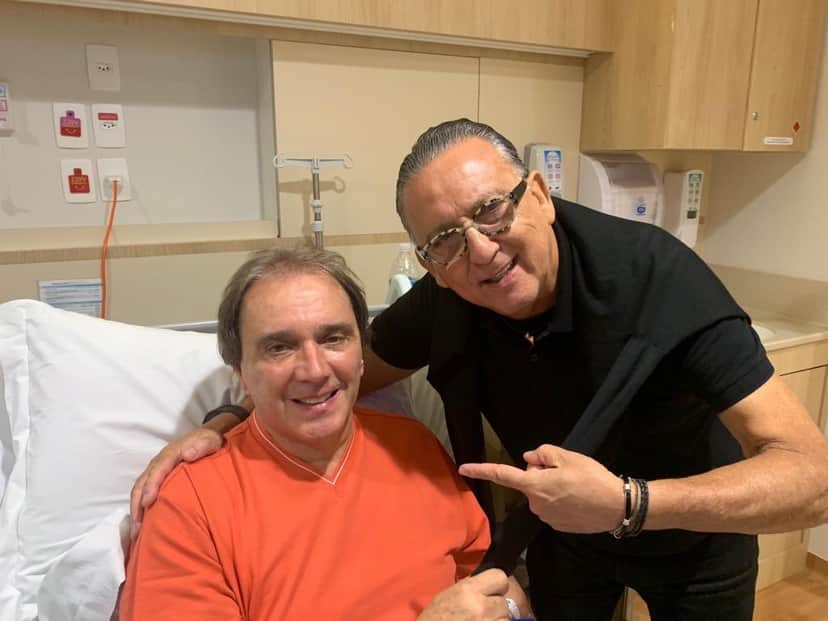 Reginaldo Leme e Galvão Bueno no hospital (Foto: Reprodução/Twitter) Reginaldo Leme e Galvão Bueno no hospital (Foto: Reprodução/Twitter)