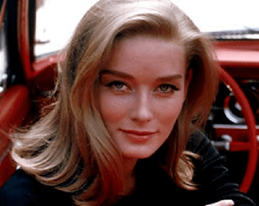 Atriz Tania Mallet Atriz Tania Mallet