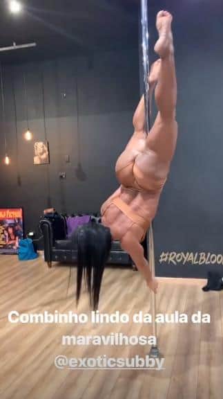 Gracyanne Barbosa no pole dance