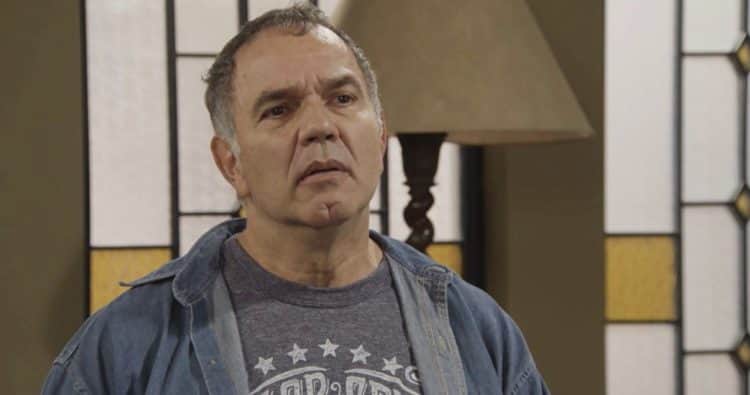 Herculano em cena da novela das 21h, Verão 90 (Foto: Reprodução) Herculano em cena da novela das 21h, Verão 90 (Foto: Reprodução)