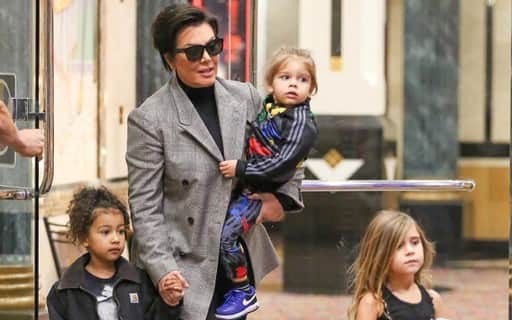 Kris Jenner e netos (Foto: Reprodução) Kris Jenner e netos (Foto: Reprodução)