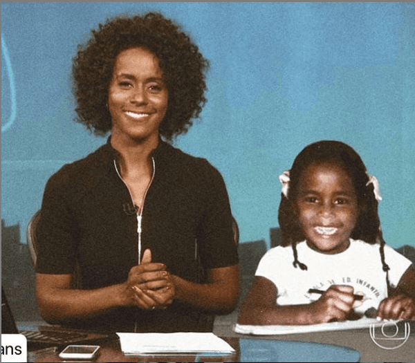 Maju Coutinho e sua versão mirim (Foto: Reprodução/ Instagram) Maju Coutinho e sua versão mirim (Foto: Reprodução/ Instagram)
