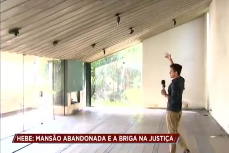 Mansão de Hebe é destruída e fotos são chocantes /Reprodução Record Mansão de Hebe é destruída e fotos são chocantes /Reprodução Record
