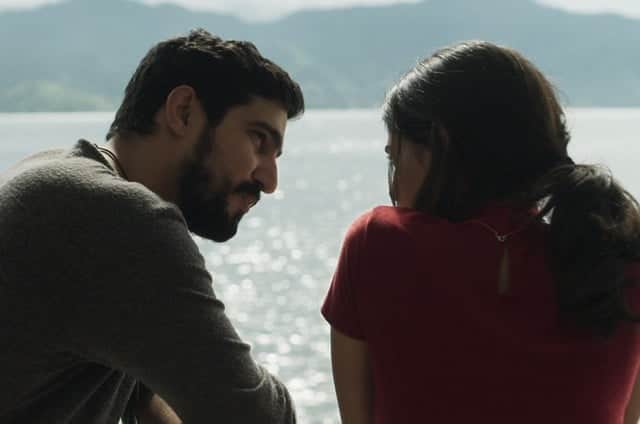 Jamil e Laila em cena de Órfãos da Terra (Foto: Reprodução) Jamil e Laila em cena de Órfãos da Terra (Foto: Reprodução)