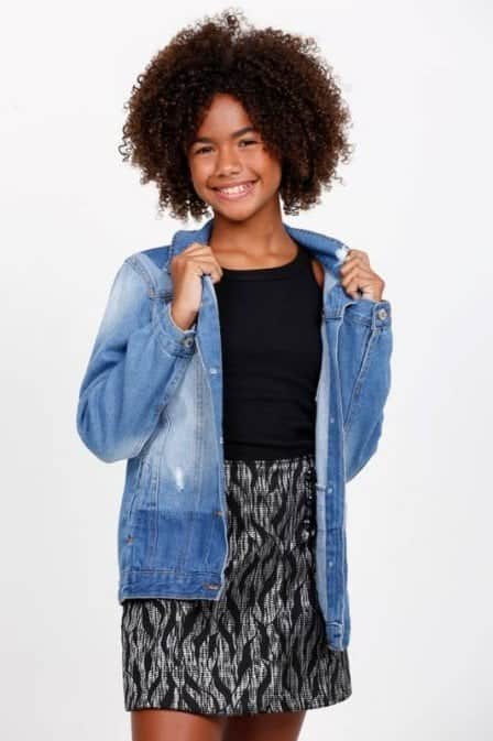Alana Cabral está no ar na novela Verão 90 (Foto: Reprodução) Alana Cabral está no ar na novela Verão 90 (Foto: Reprodução)