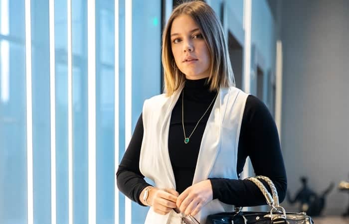 Dalila (Alice Wegmann) com a sua nova identidade, Basma Bakri, em Órfãos da Terra (Foto: Globo/Raquel Cunha) Dalila (Alice Wegmann) com a sua nova identidade, Basma Bakri, em Órfãos da Terra (Foto: Globo/Raquel Cunha)